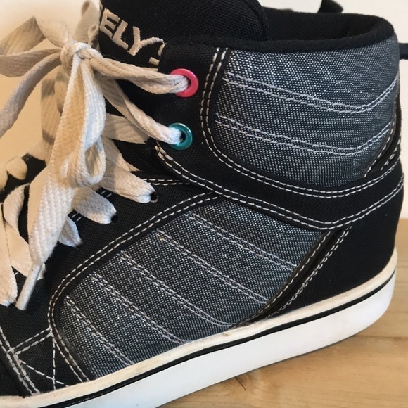 Heelys uptown lace up metallic sneakers shoes youth size 4 - Picture 2 of 10